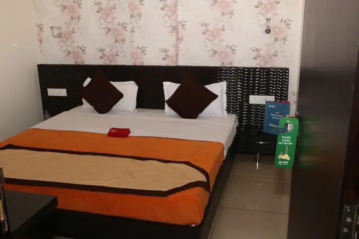 Лудхиана: OYO 1075 Hotel City Home