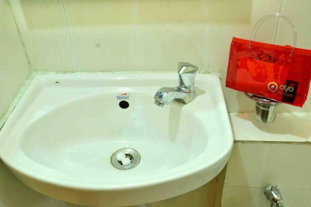 Индаур: OYO Rooms Bhawarkuan Square