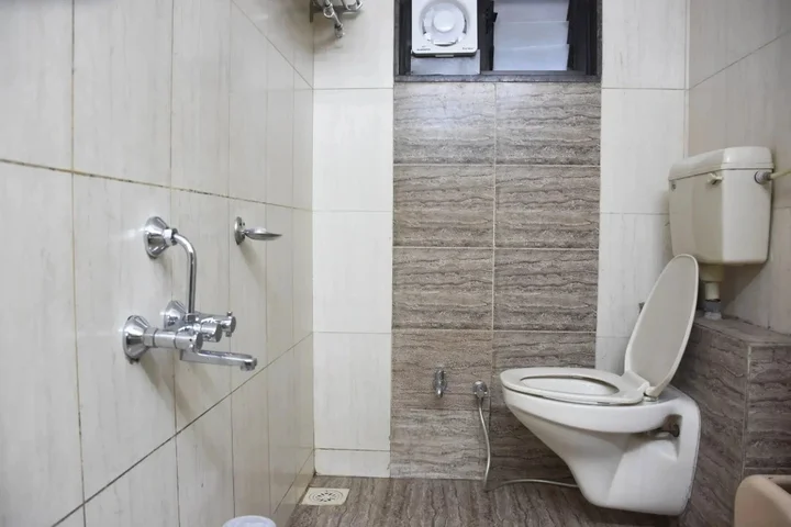 Индаур: OYO Premium AB Road Bhavarkuan