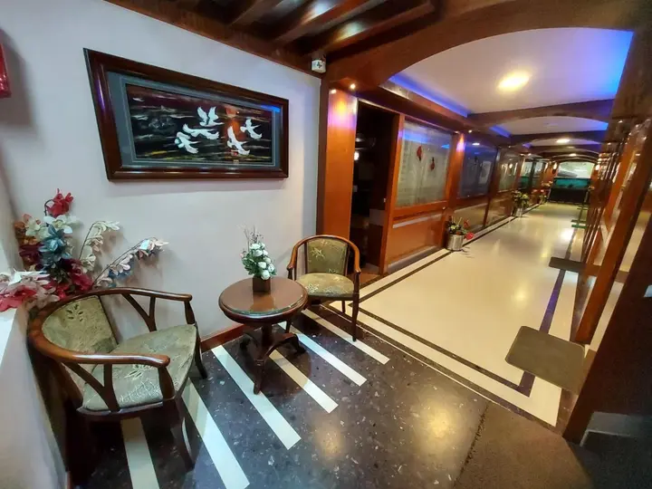 Ути: Hotel Astoria Residency