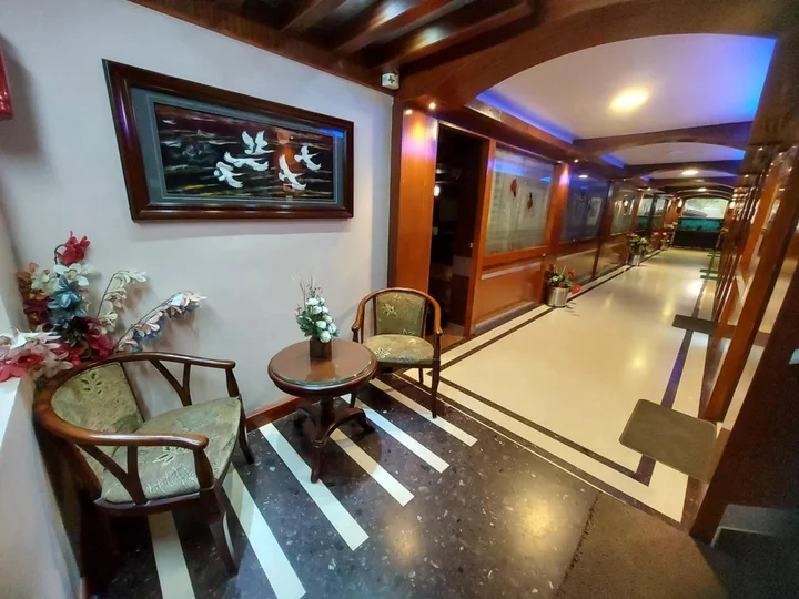 Ути: Hotel Astoria Residency