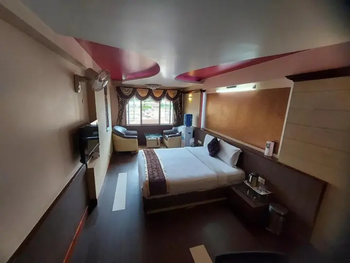 Ути: Hotel Astoria Residency