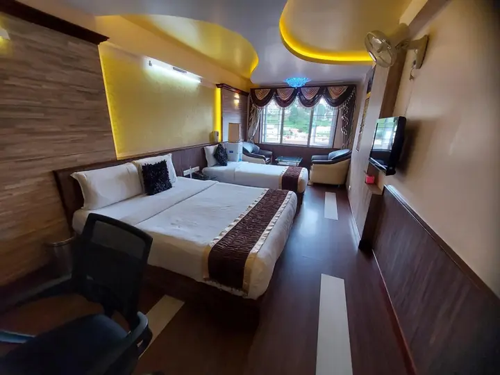 Ути: Hotel Astoria Residency