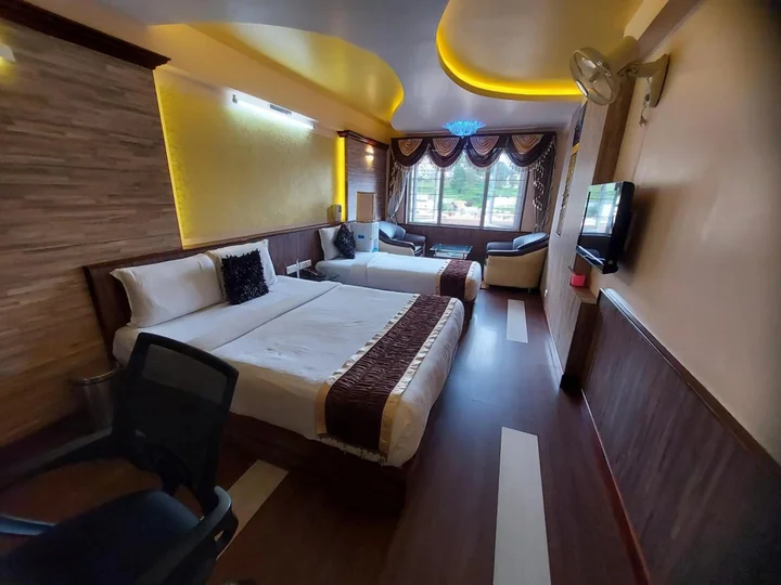 Ути: Hotel Astoria Residency