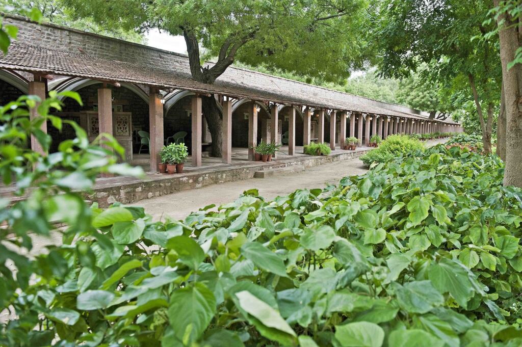 Джодхпур: WelcomHeritage Bal Samand Lake Palace