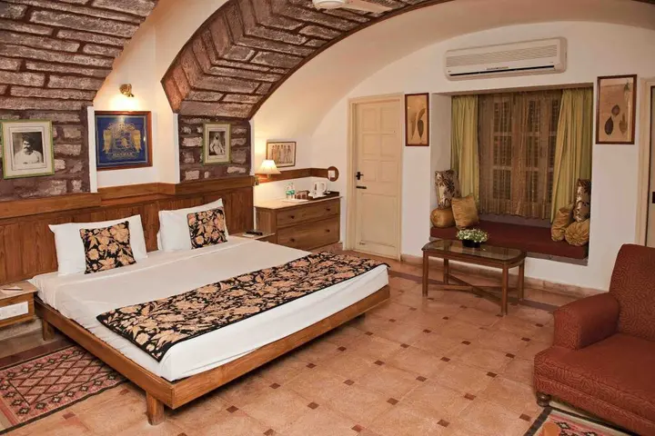 Джодхпур: WelcomHeritage Bal Samand Lake Palace