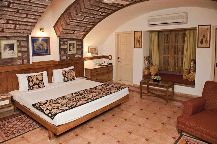 Джодхпур: WelcomHeritage Bal Samand Lake Palace