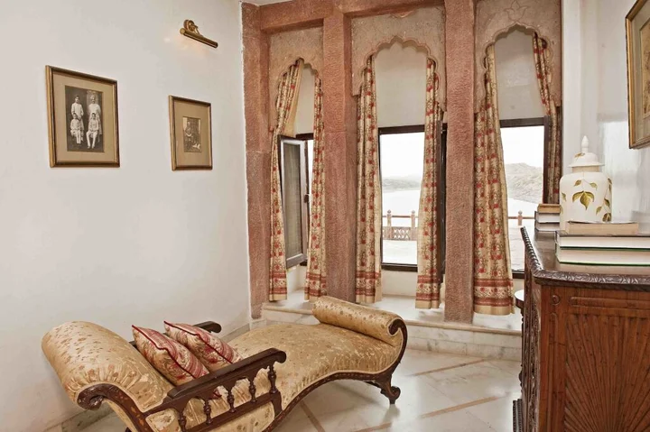 Джодхпур: WelcomHeritage Bal Samand Lake Palace