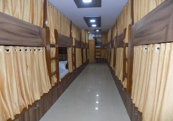 Мумбаи: Metro Dormitory