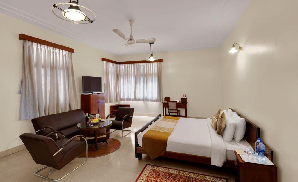 Пуна: Hotel Sunderban