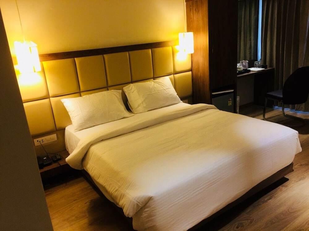 Мумбаи: Hotel Aarya International, Santa Cruz, Mumbai