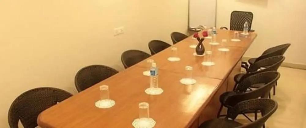 Мумбаи: Hotel Aarya International, Santa Cruz, Mumbai