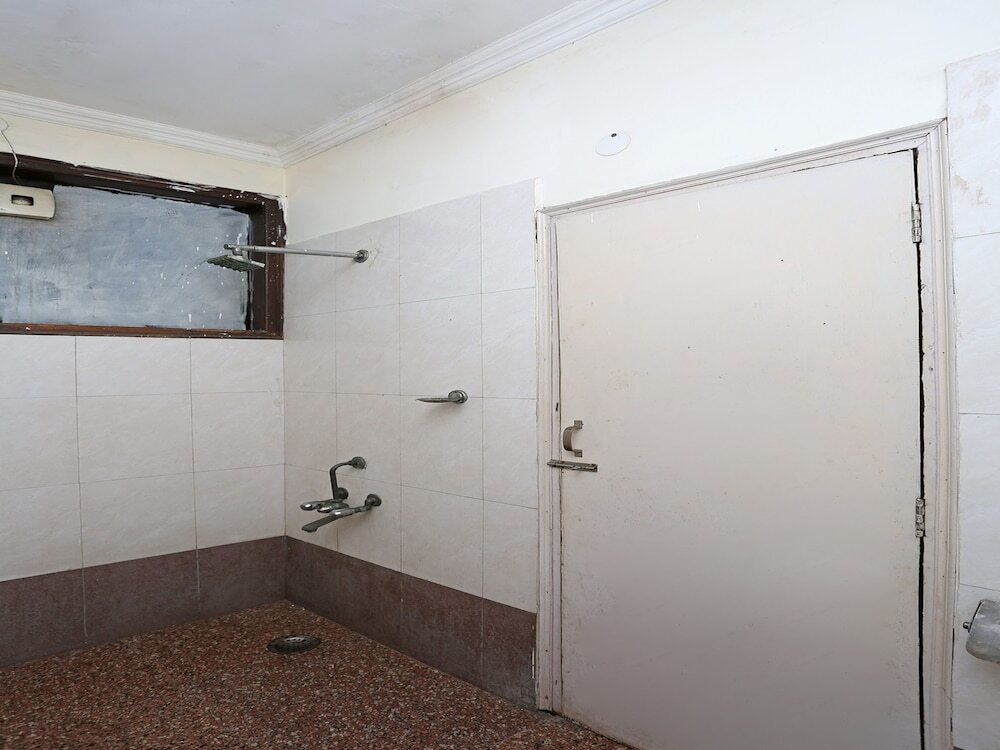 Нойда: OYO Rooms ESIC Panchdeep Colony
