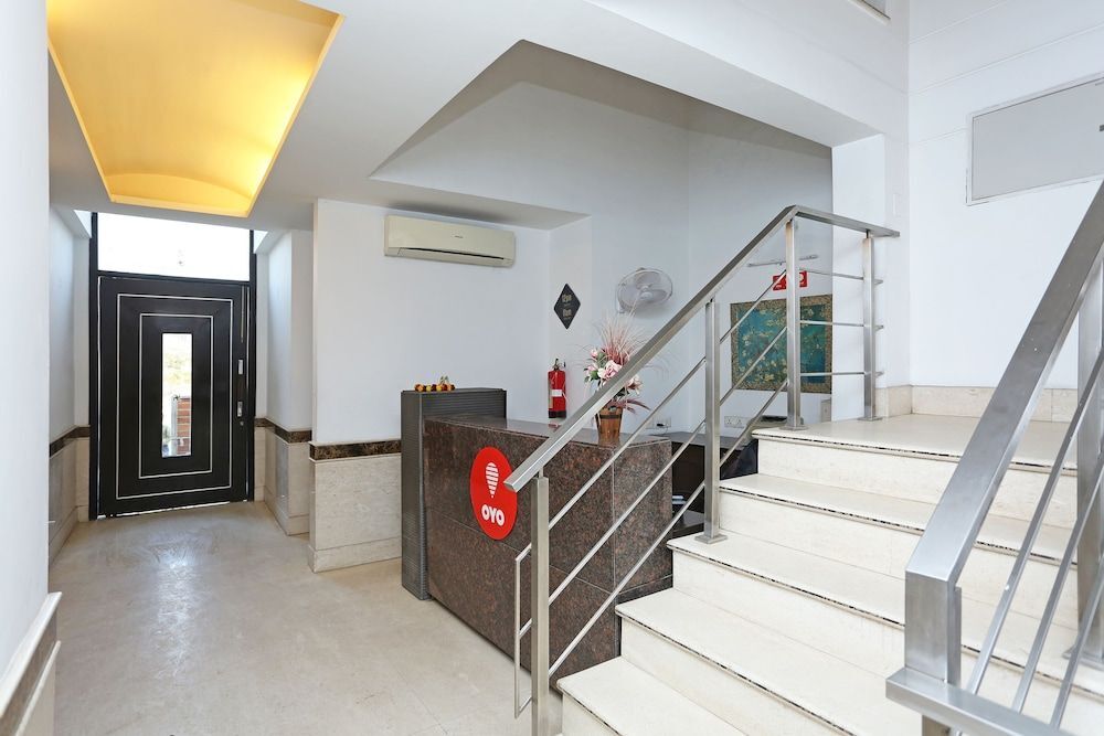 Гуруграм: OYO Premium DLF III