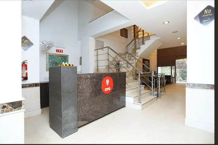 Гуруграм: OYO Premium DLF III
