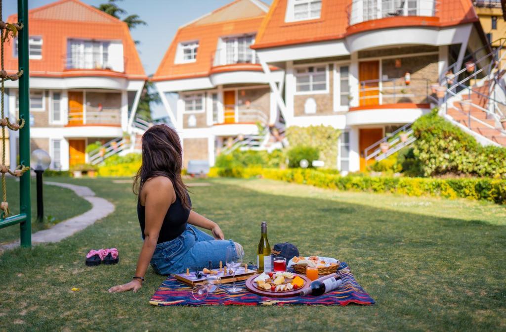 Куфри: Marigold Sarovar Portico Shimla
