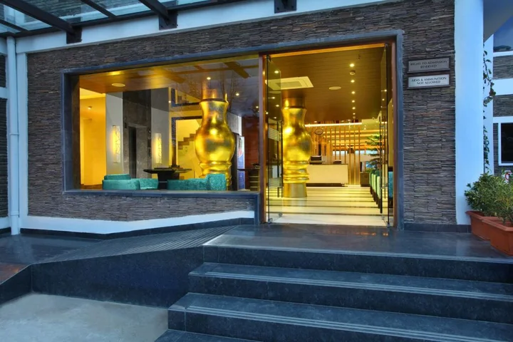 Куфри: Marigold Sarovar Portico Shimla