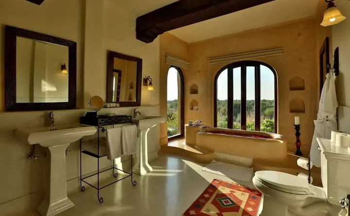 Луни: Mihir Garh