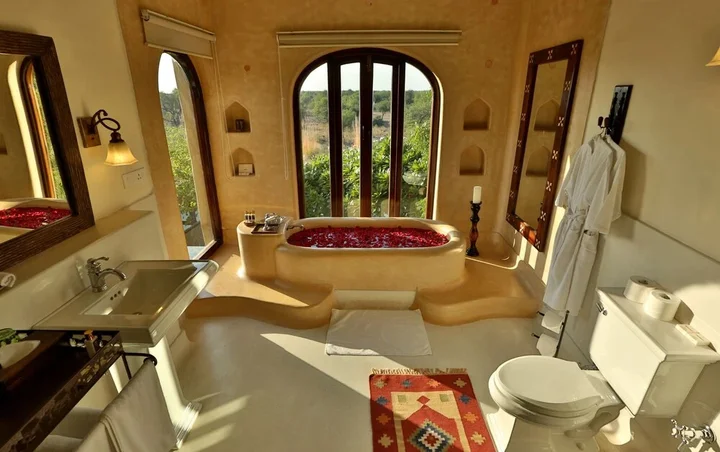 Луни: Mihir Garh
