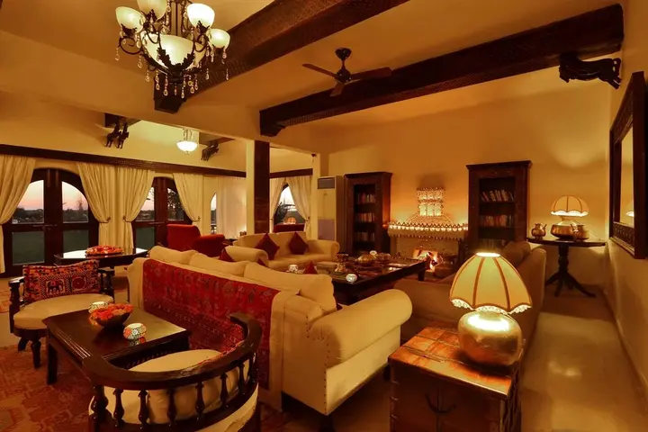 Луни: Mihir Garh
