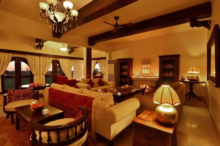Луни: Mihir Garh