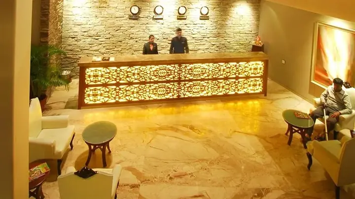 Мумбаи: Sai Palace Hotel