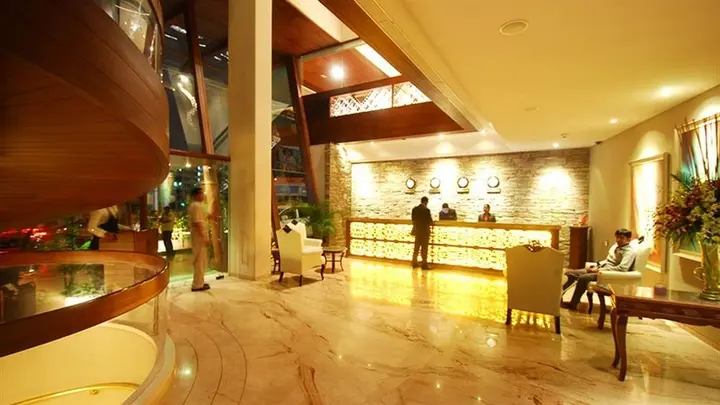 Мумбаи: Sai Palace Hotel