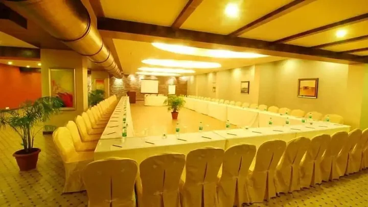Мумбаи: Sai Palace Hotel