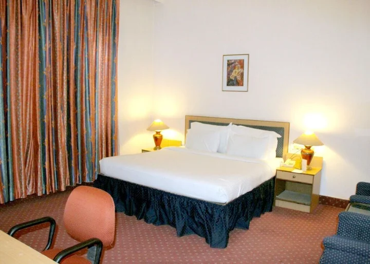 Праяградж: Grand Continental Hotel