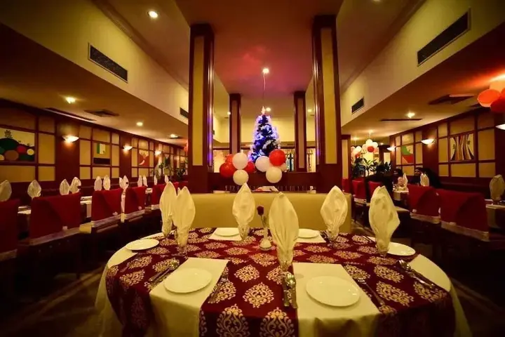 Праяградж: Grand Continental Hotel