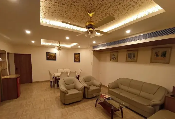 Праяградж: Grand Continental Hotel