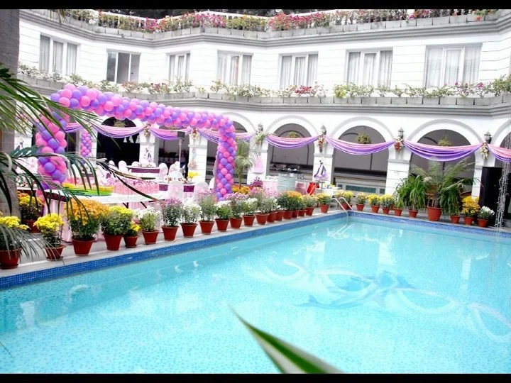 Праяградж: Grand Continental Hotel