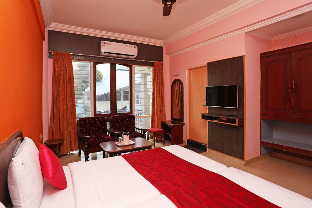 Кушалнагар: Hotel Kannika International