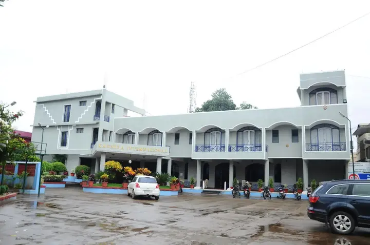 Кушалнагар: Hotel Kannika International