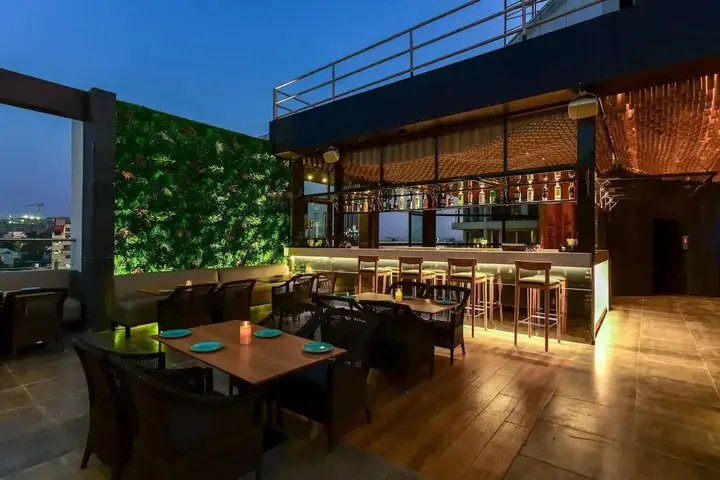 Колхапур: Hotel Raysons Regency