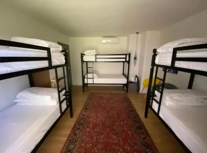 Праяградж: Hotel UR