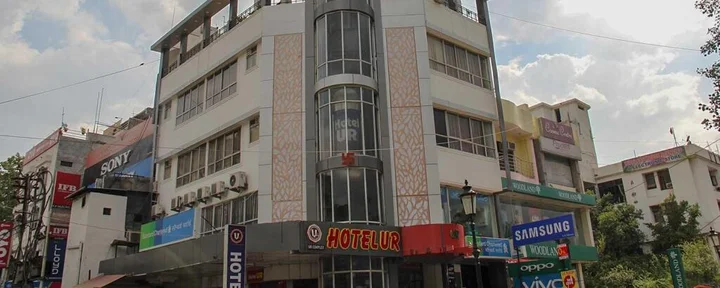 Праяградж: Hotel UR