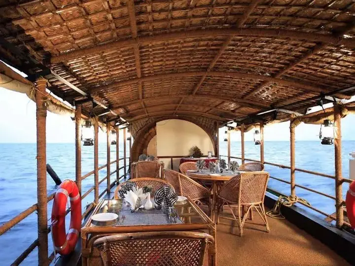 Кумараком: Coco Bay Resort