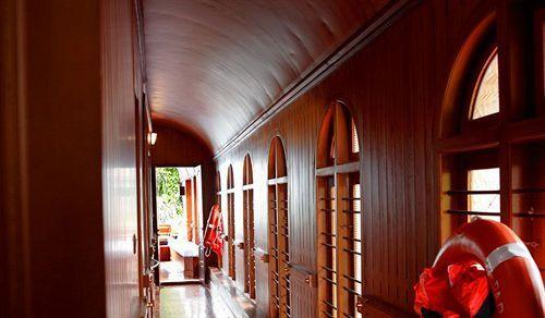 Кумараком: Paradise Resorts