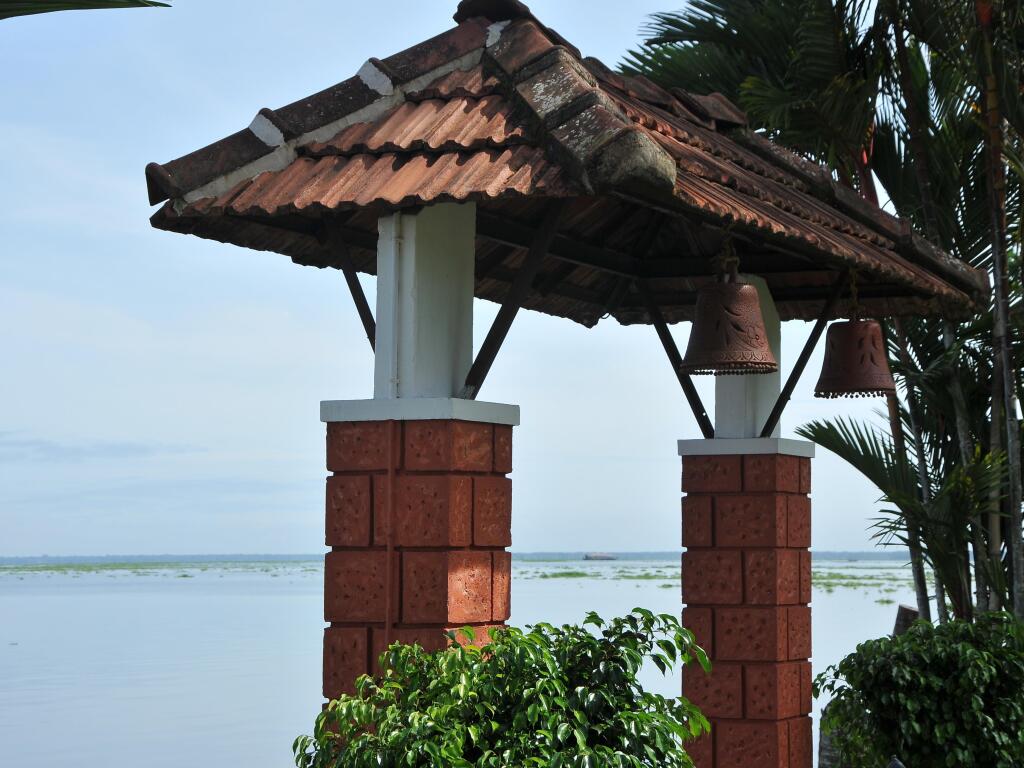 Кумараком: Paradise Resorts