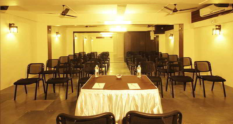 Тхане: OYO Premium Thane Wagle Industrial Estate