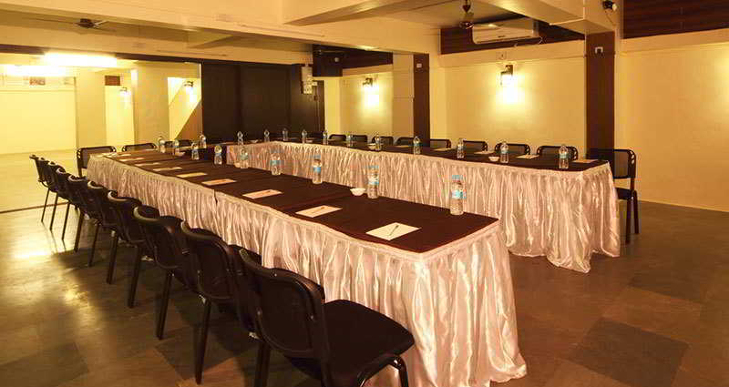 Тхане: OYO Premium Thane Wagle Industrial Estate