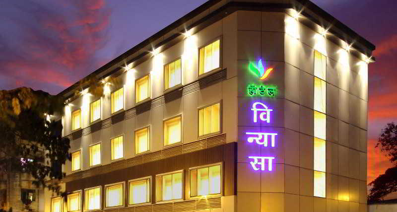 Тхане: OYO Premium Thane Wagle Industrial Estate