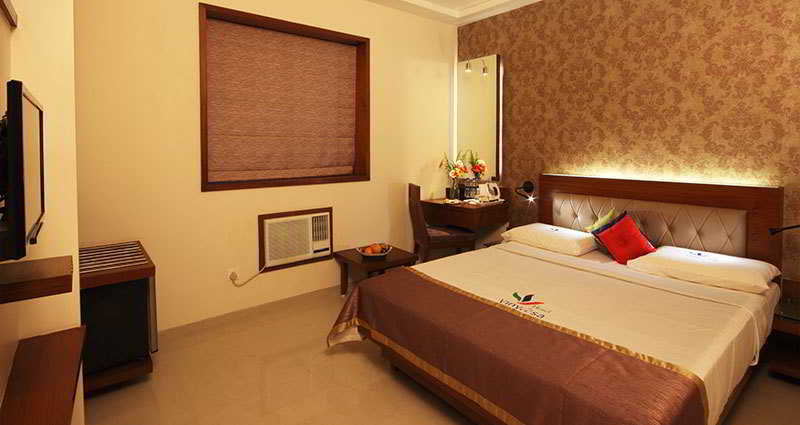 Тхане: OYO Premium Thane Wagle Industrial Estate