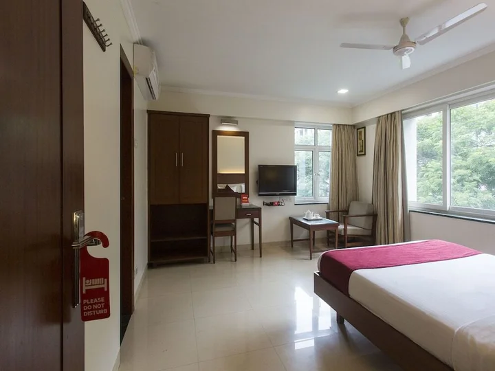 Пуна: OYO 428 Hotel Sudarshan