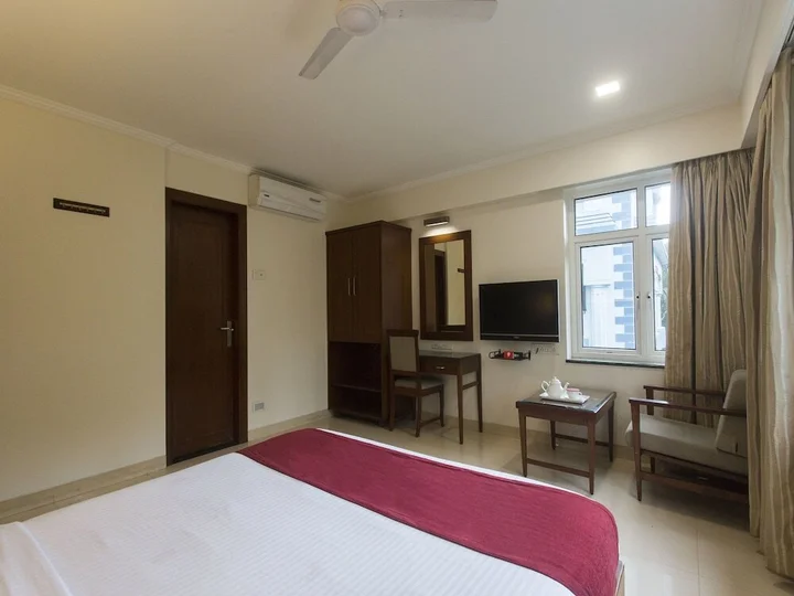 Пуна: OYO 428 Hotel Sudarshan