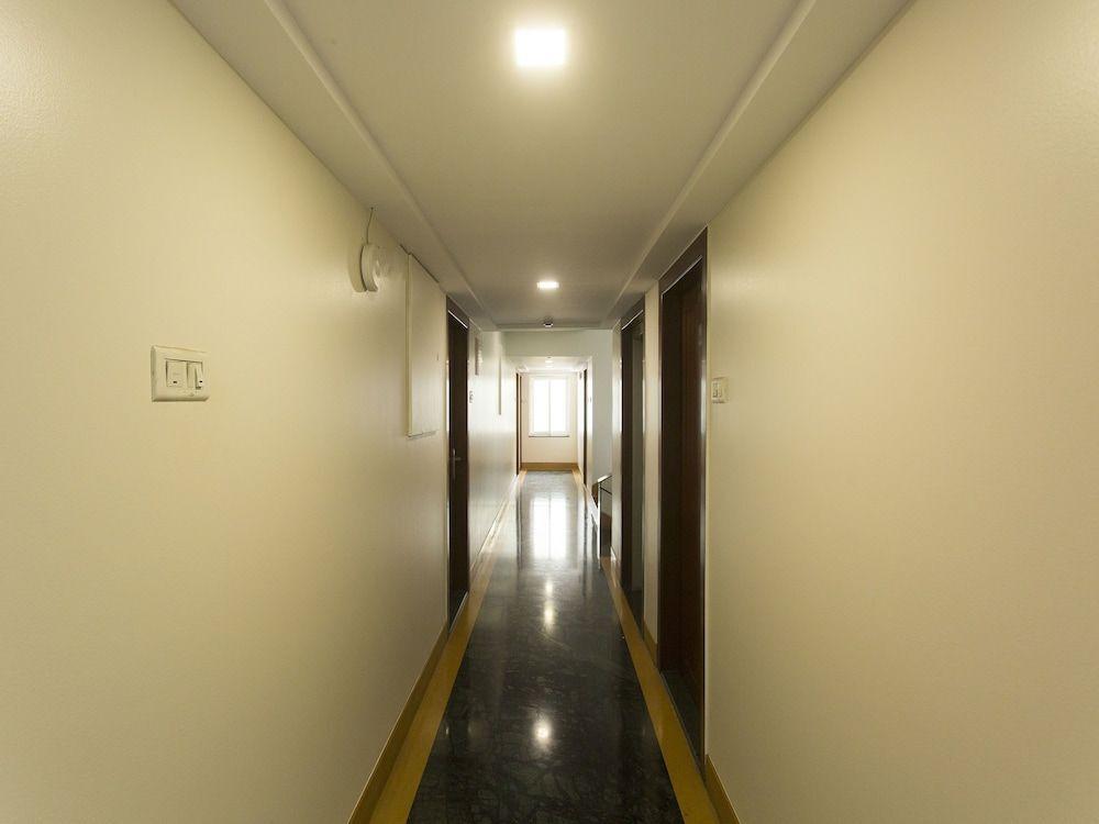 Пуна: OYO 428 Hotel Sudarshan