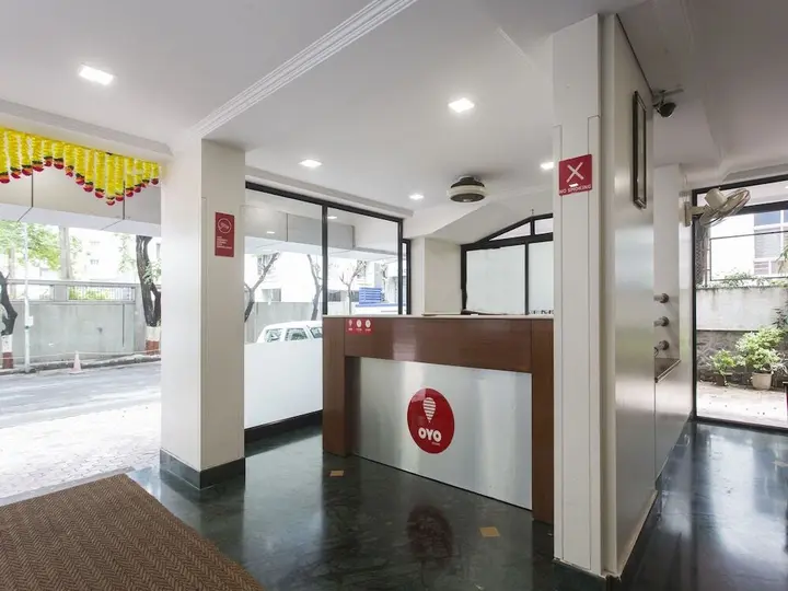 Пуна: OYO 428 Hotel Sudarshan