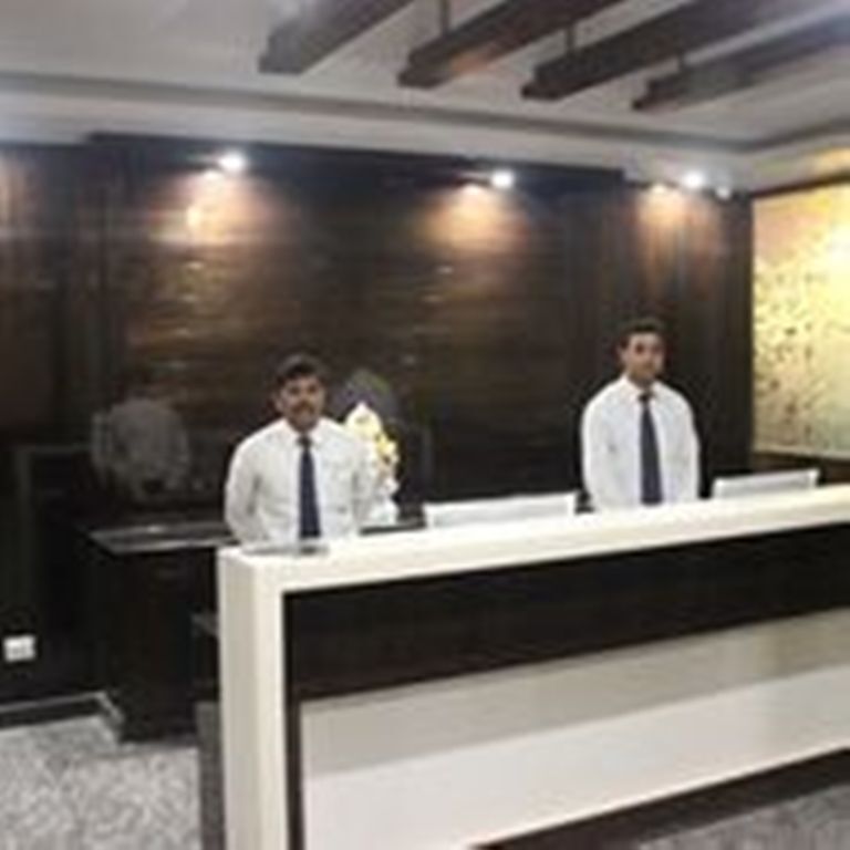 Hotel Raj Vista Suites & Convention — фото 2