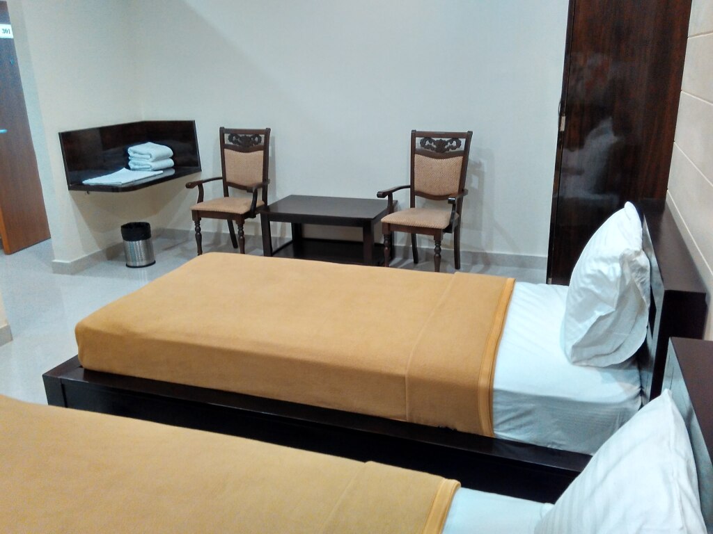 Бангалор: Hotel Raj Vista Suites & Convention